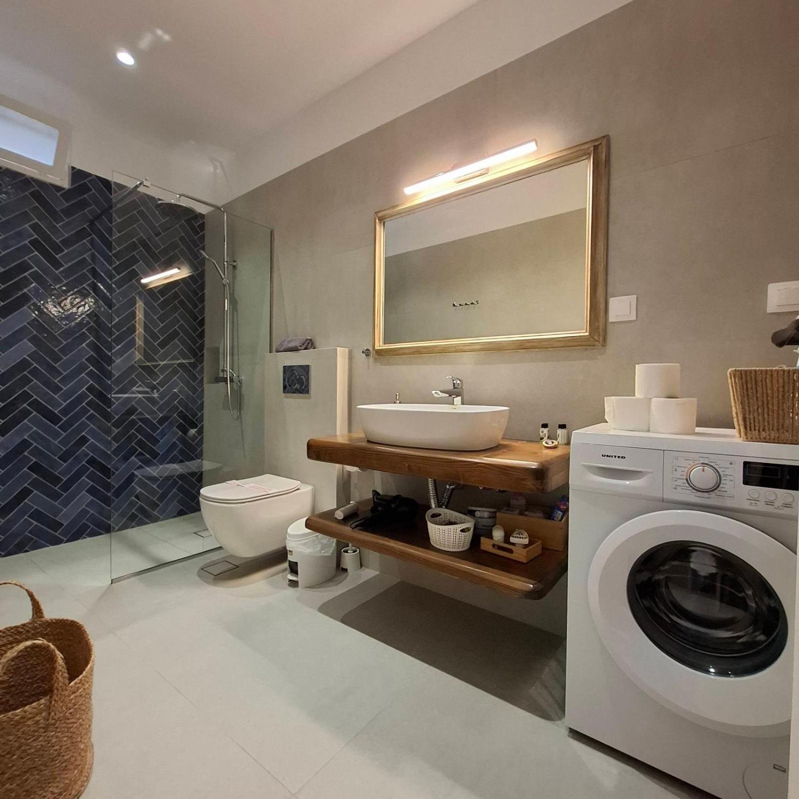 Aquarella-Stylish Veranda Apartment In Centre Of Poros Town Ngoại thất bức ảnh