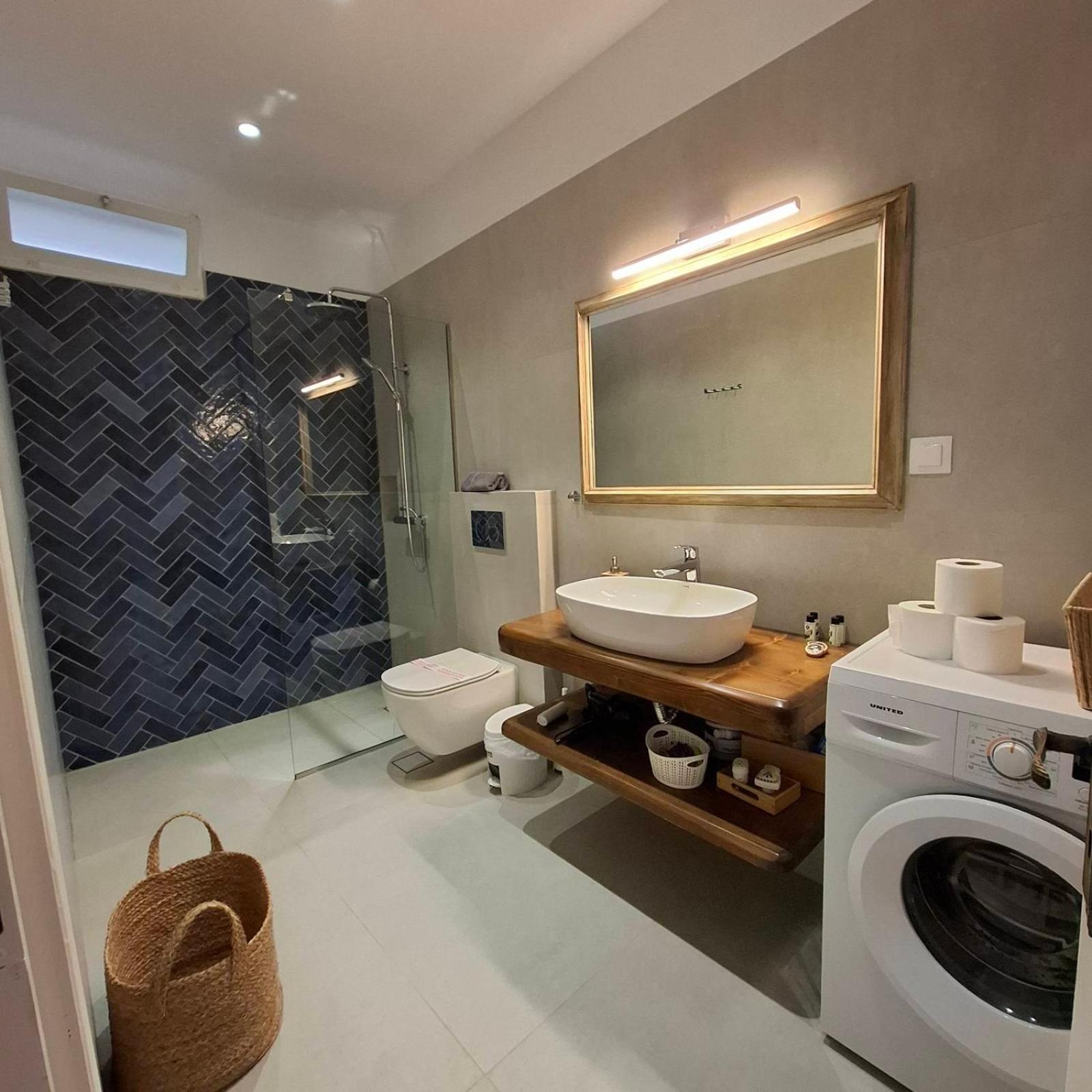 Aquarella-Stylish Veranda Apartment In Centre Of Poros Town Ngoại thất bức ảnh